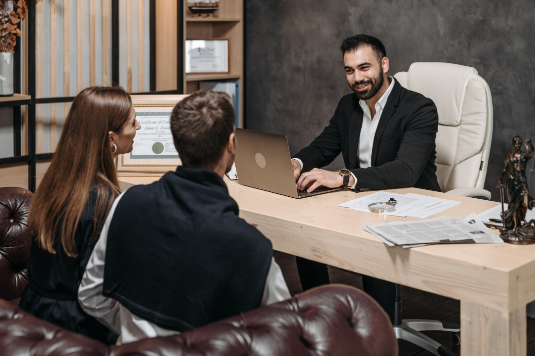 How to Navigate Insurance Claims with Confidence